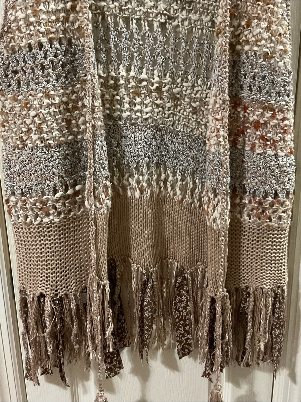 Multiples Open Knit Fringe Vest Boho Crochet Sleeveless size Small boho festival - Picture 7 of 15